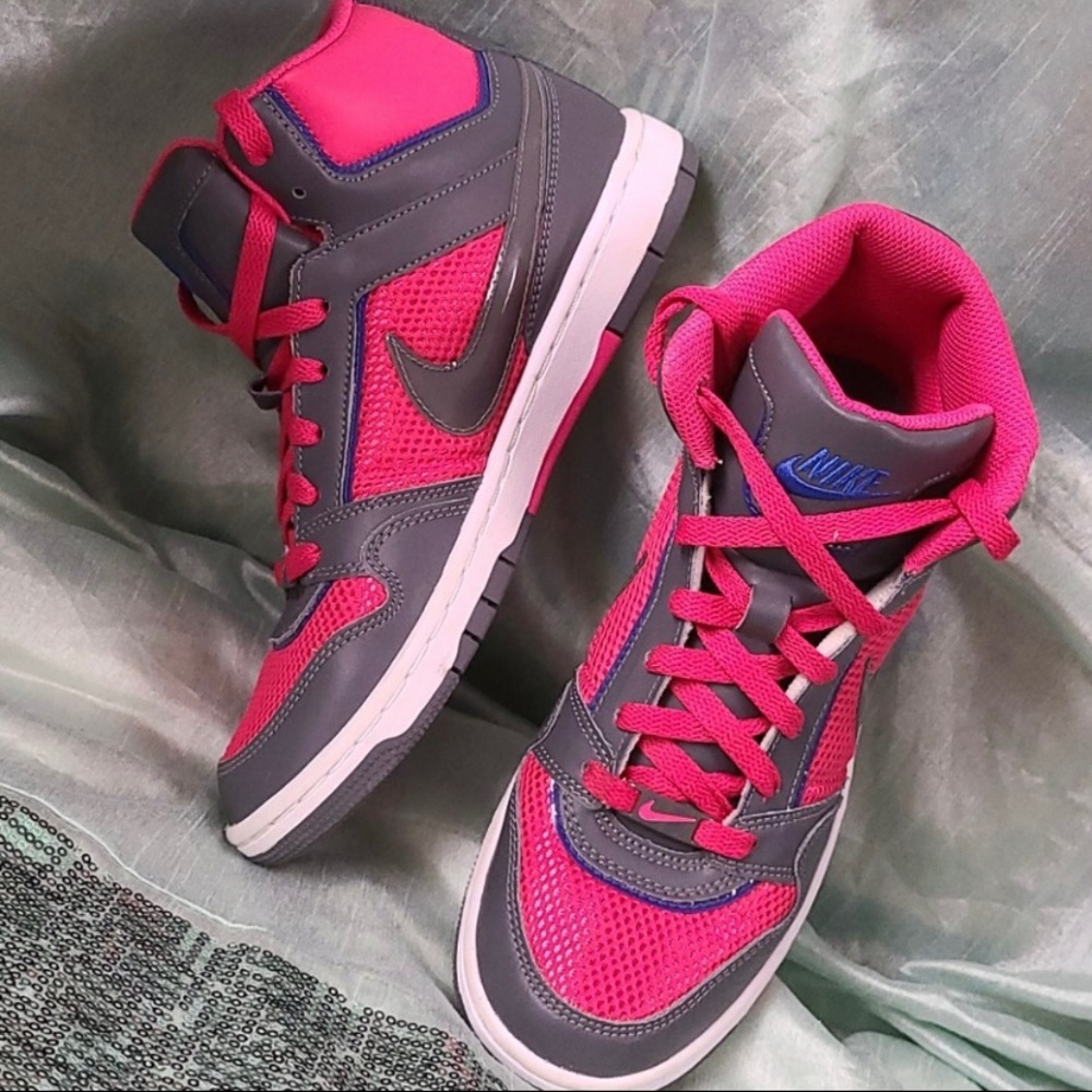 Nike Prestige Hi High Top Sneakers size 8 in box
